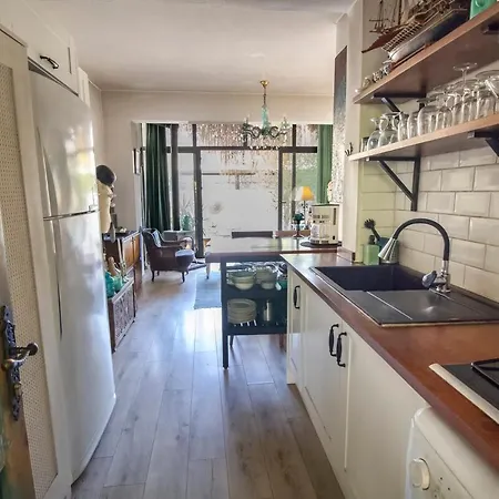 One Br Vacation W/garden In Bodrum